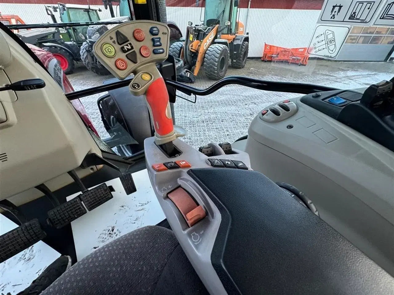 Billede 15 - Massey Ferguson 7615 Dyna VT KUN 4700 TIMER OG FULD AFFJEDRING!