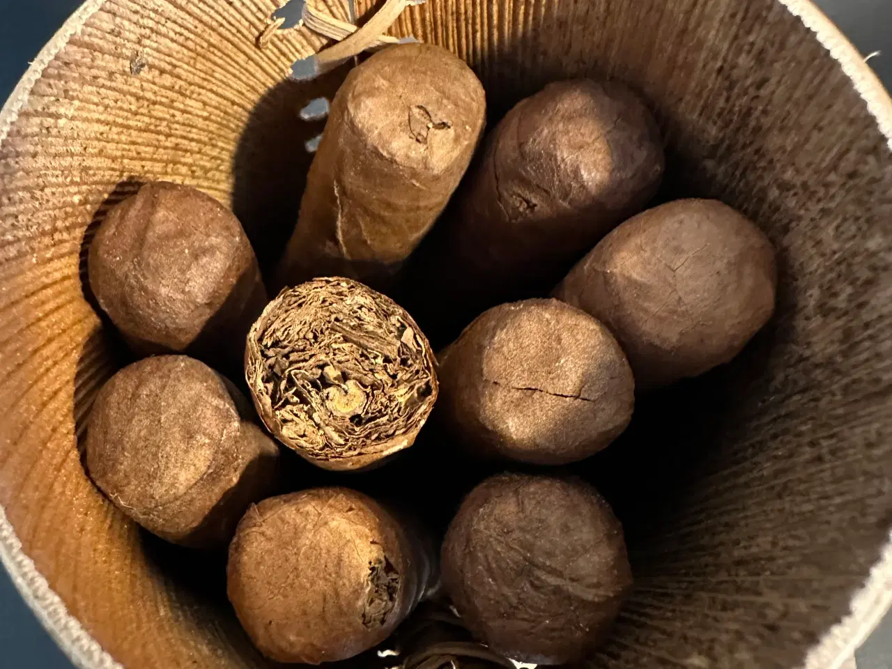 Billede 5 - Ni cigarer i original håndlavet æske. 