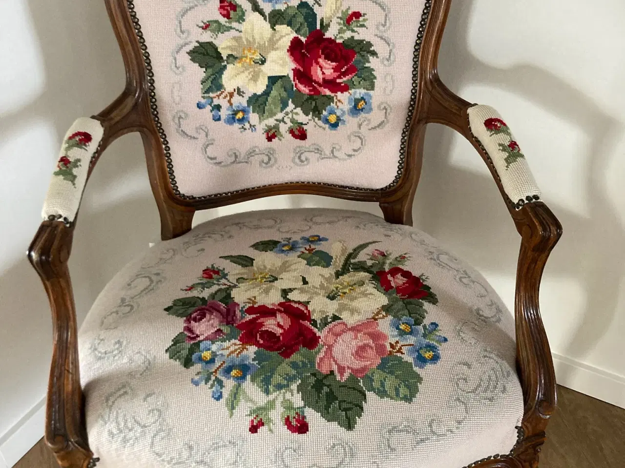 Billede 1 - Håndbroderet rokoko