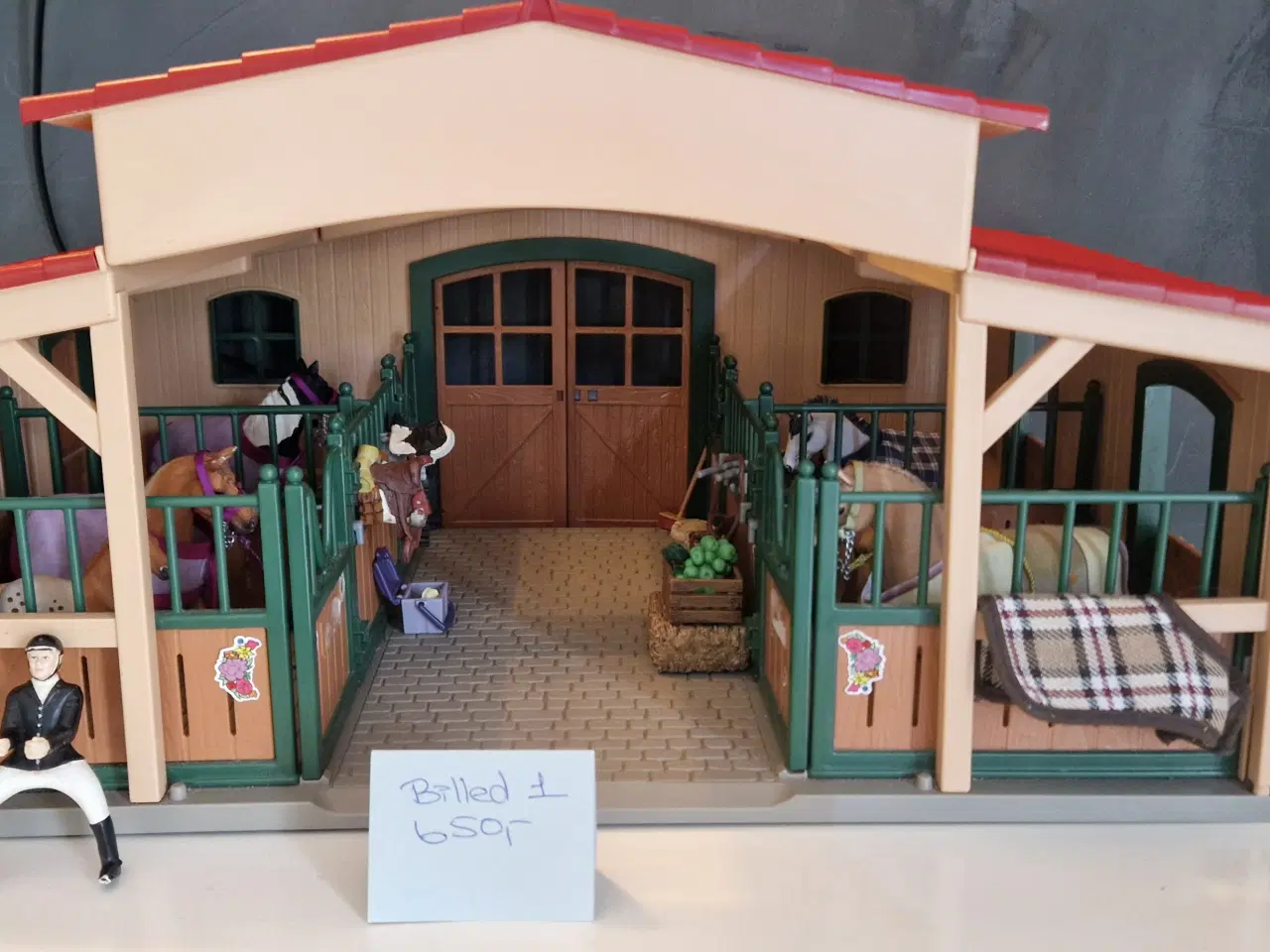 Billede 2 - Schleich stald, heste og udstyr