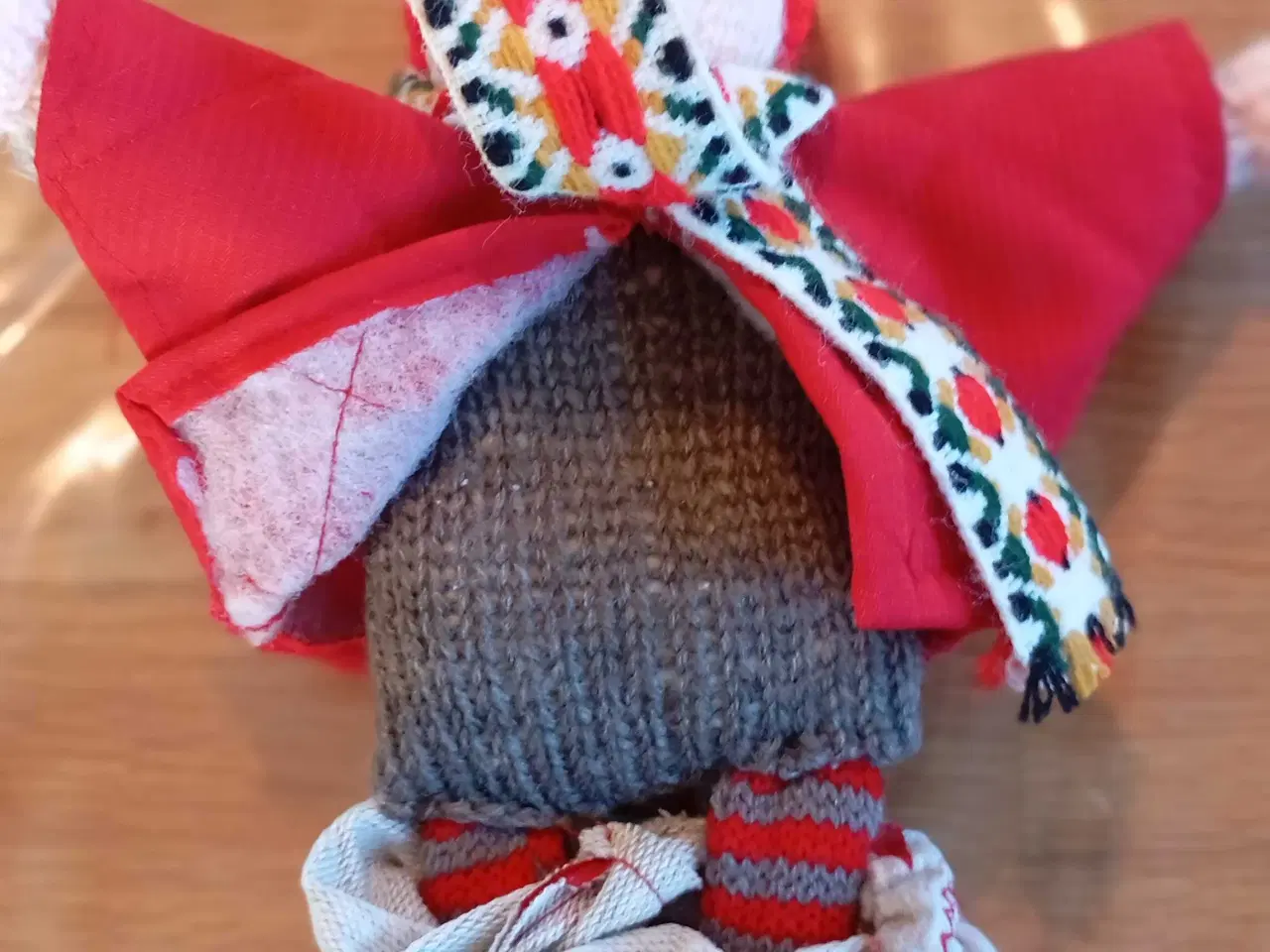 Billede 13 - Vintage påfuglestol med sød nisse