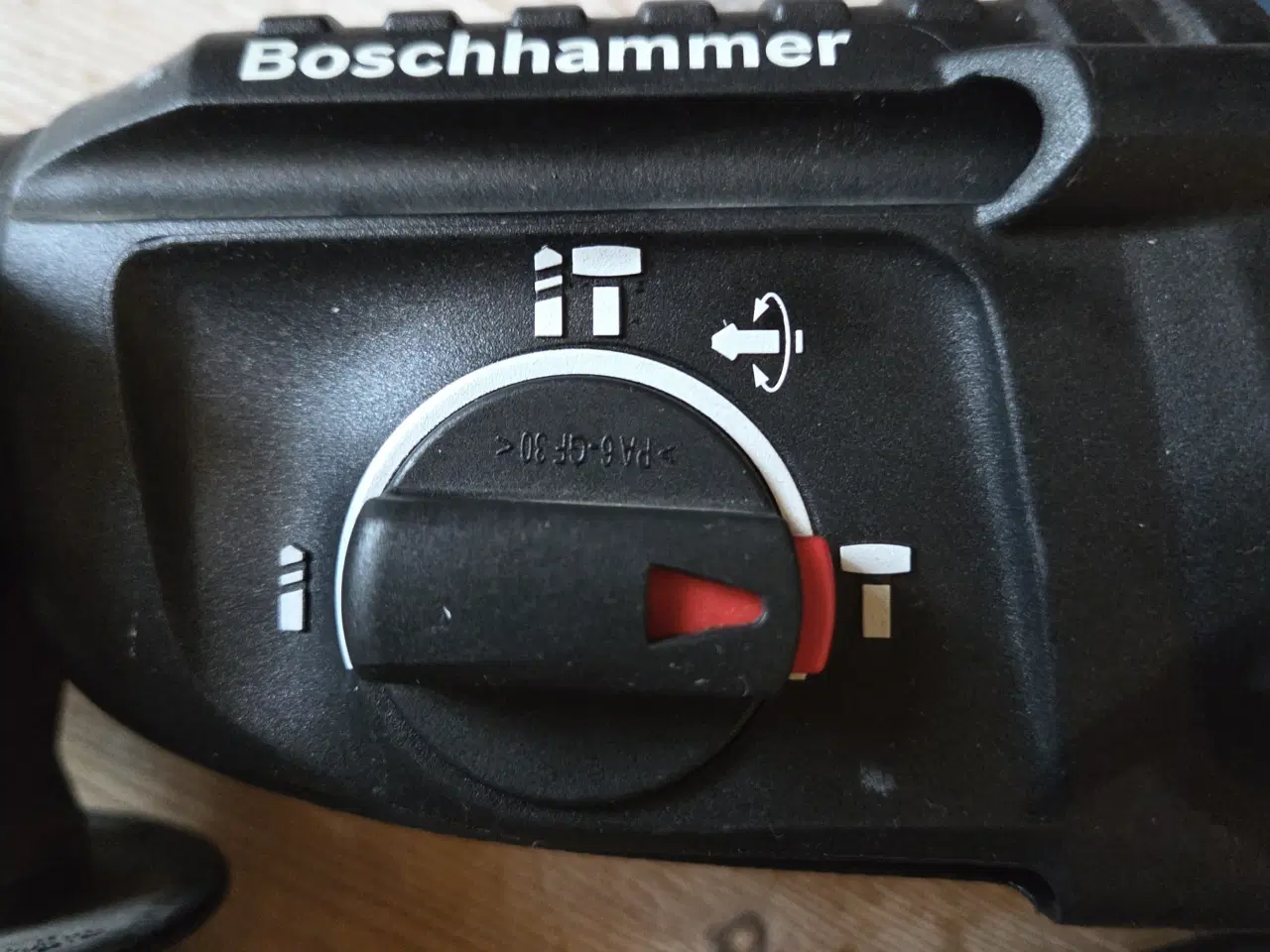 Billede 3 - UDLEJES - Bosch 830W borehammer