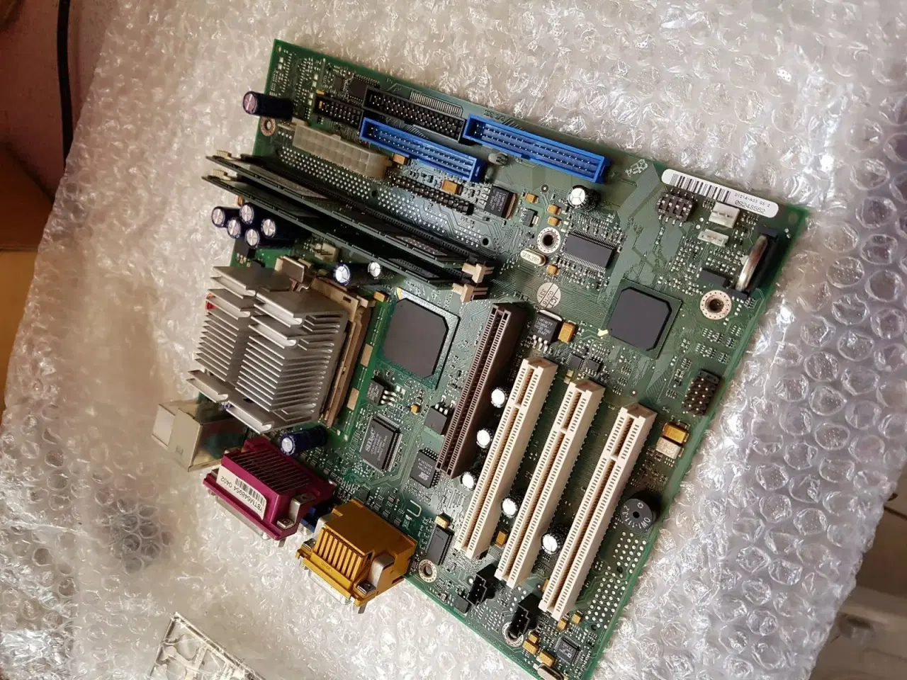 Billede 1 - Fujitsu Siemens d1214 inkl ram og cpu