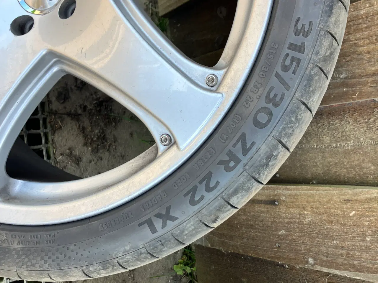 Billede 4 - Alufælge med dæk 22”