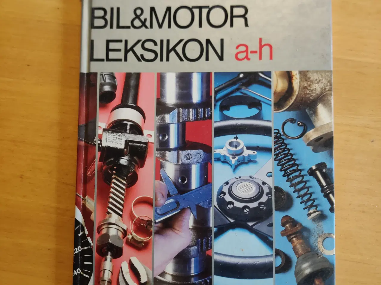Billede 1 - Bil og motor leksikon 4 stk.