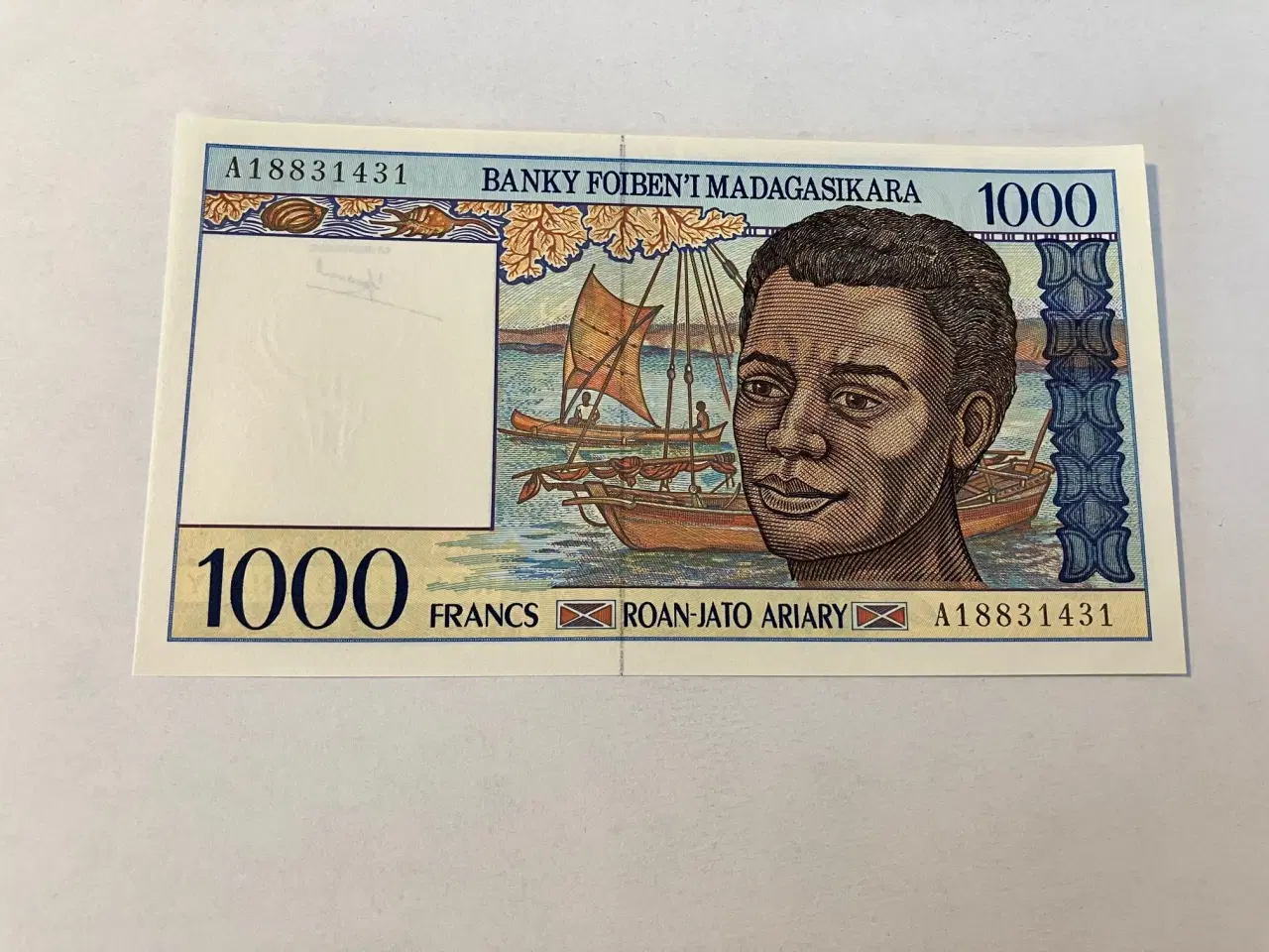 Billede 1 - 1000 Francs Madagascar