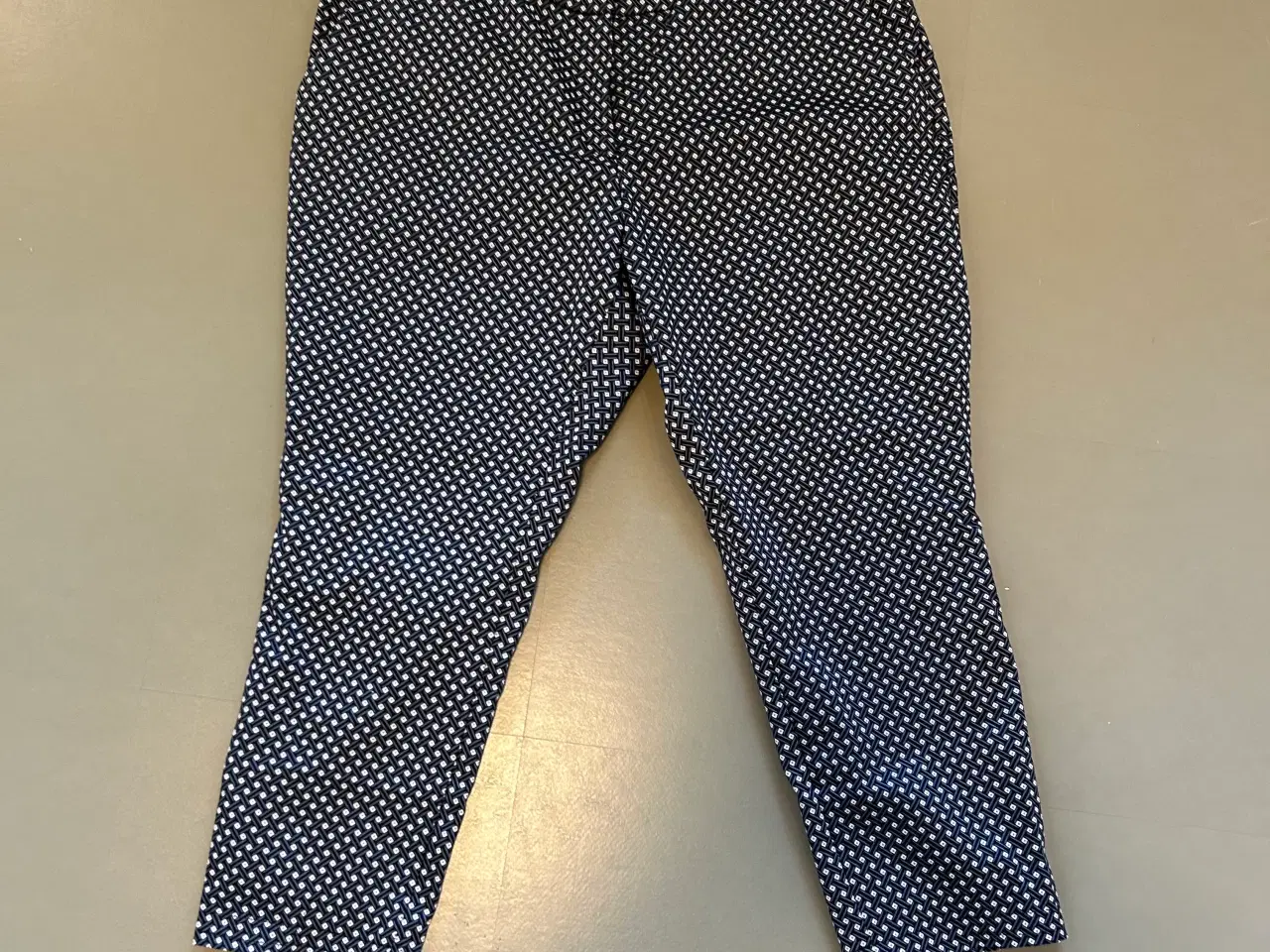 Billede 1 - H&M bukser i str. 50