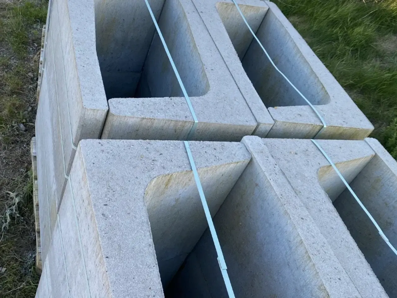 Billede 1 - L-sten 27 stk, støttemur