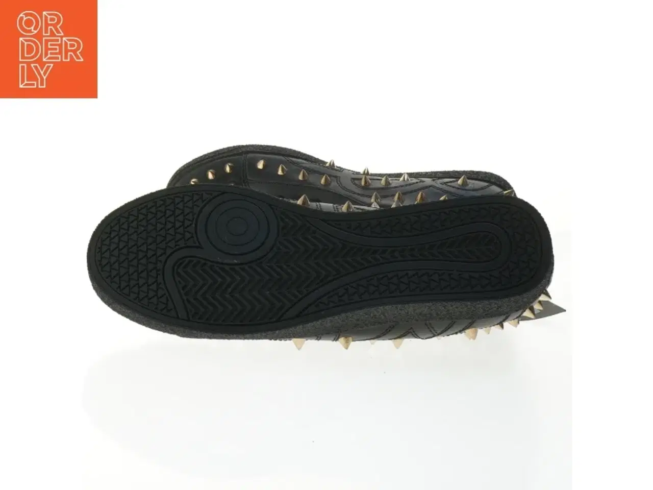 Billede 4 - Sorte sneakers med nitter fra Pieces (ubrugte, str. 38 )