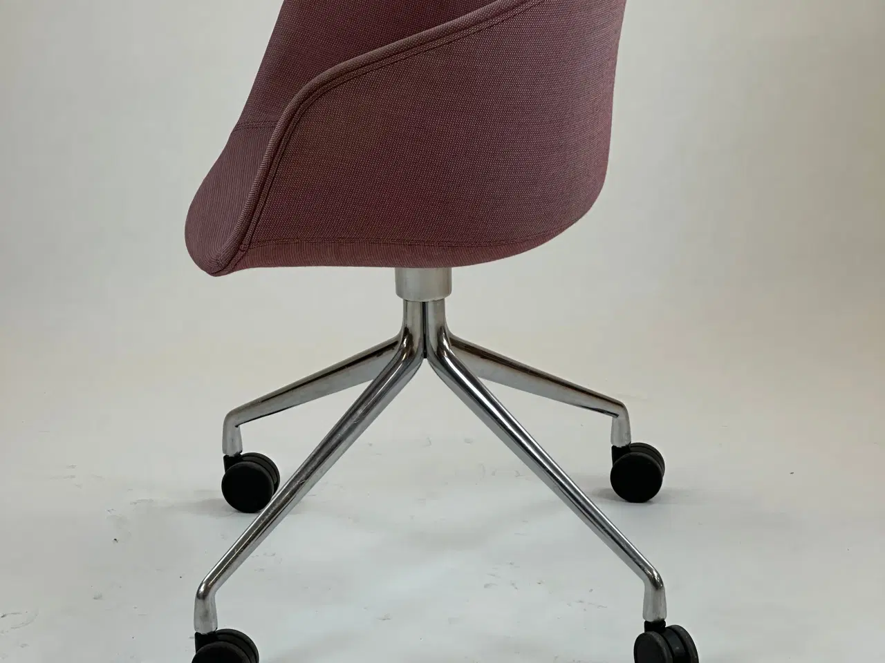 Billede 3 - HAY AAC25 stol med hjul – Bordeauxrød