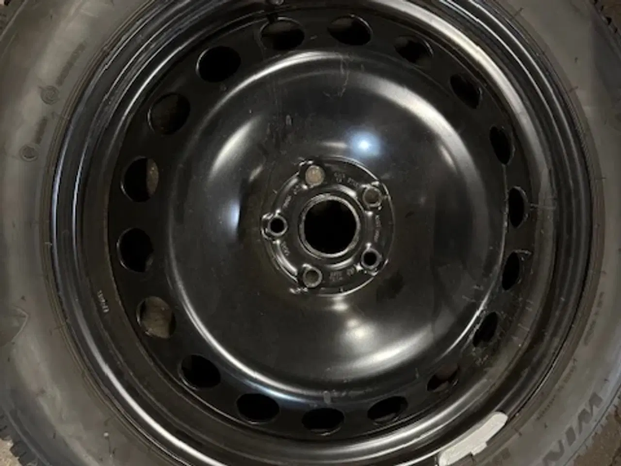 Billede 3 - VW ID.4 Firestone vinterdæk med fælge