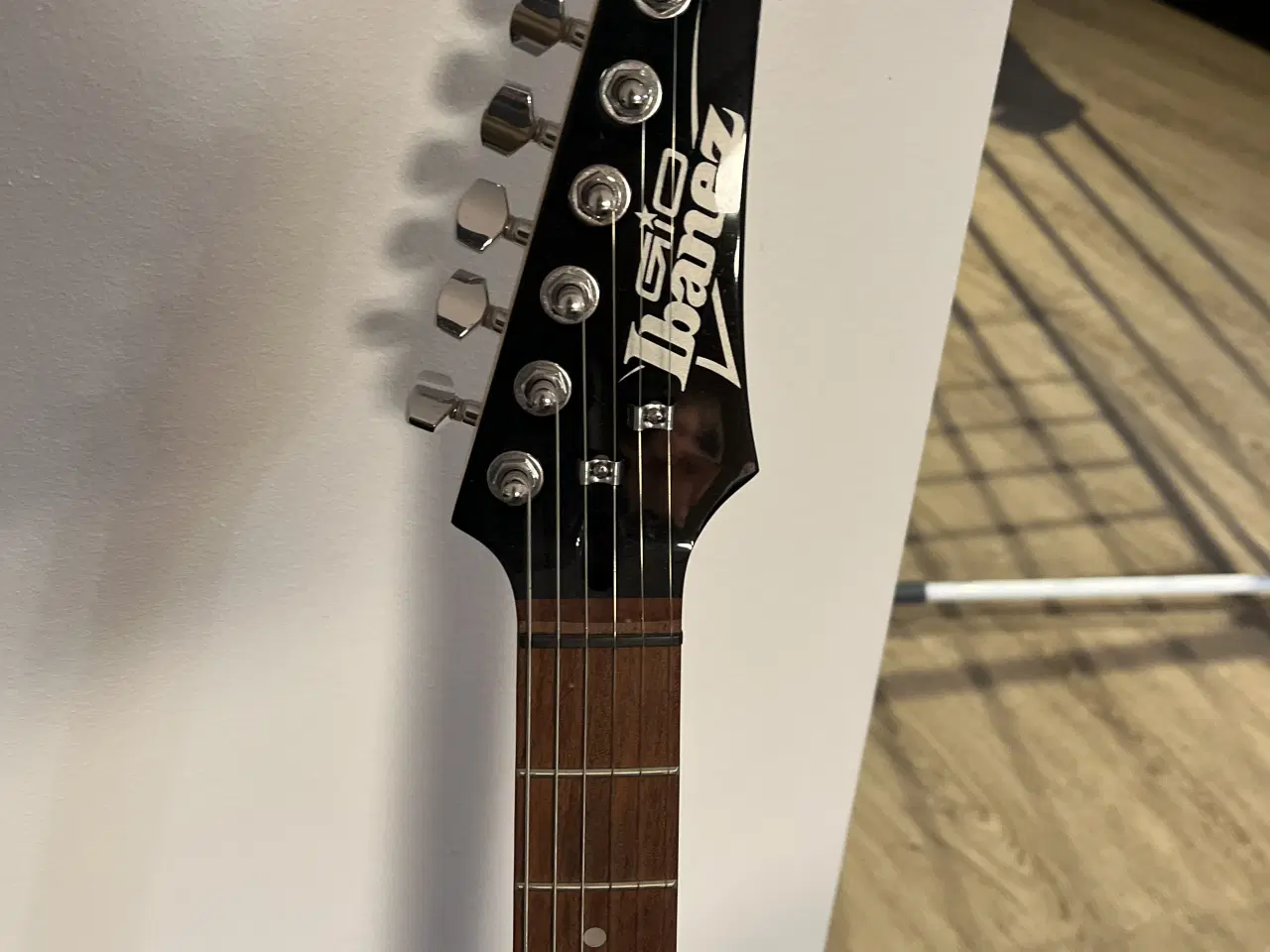 Billede 2 - Ibanez Gio Guitar med 2 forstærkere og distortion 