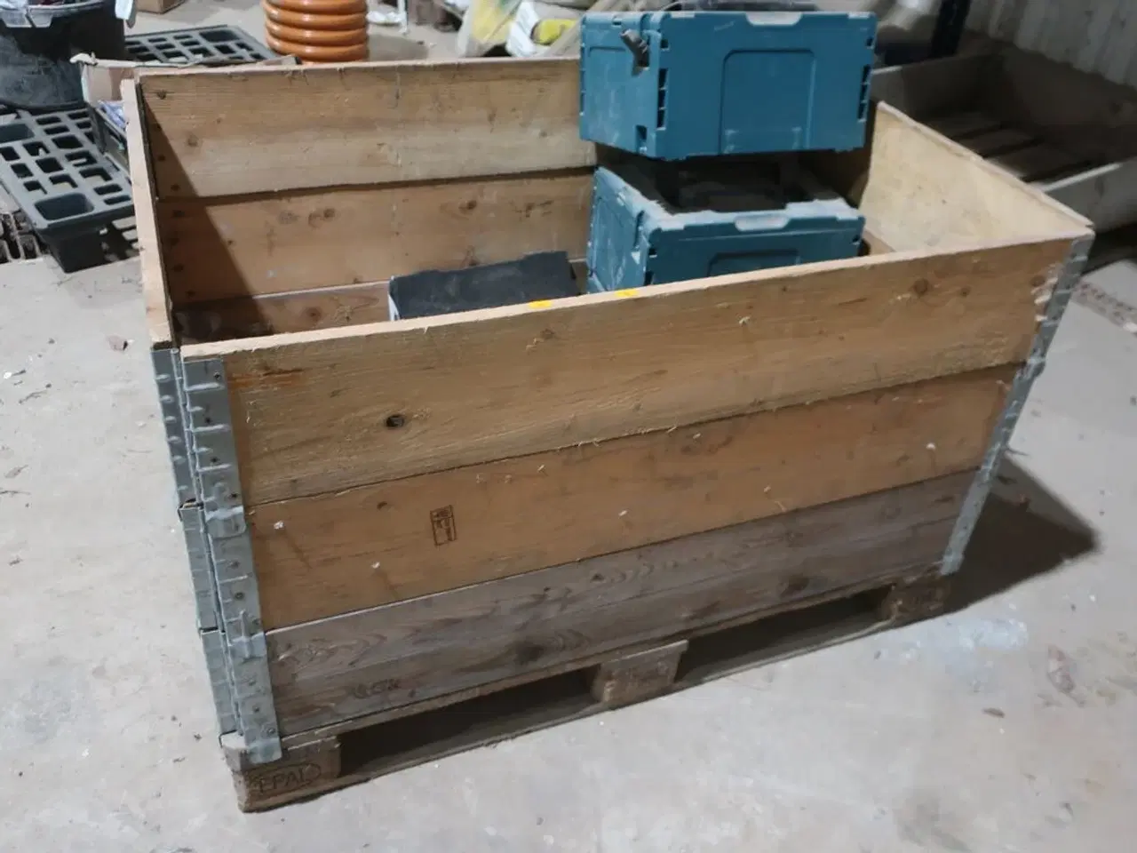 Billede 1 - Palle med div. Håndværktøj MAKITA samt værktøjskasser m.m.