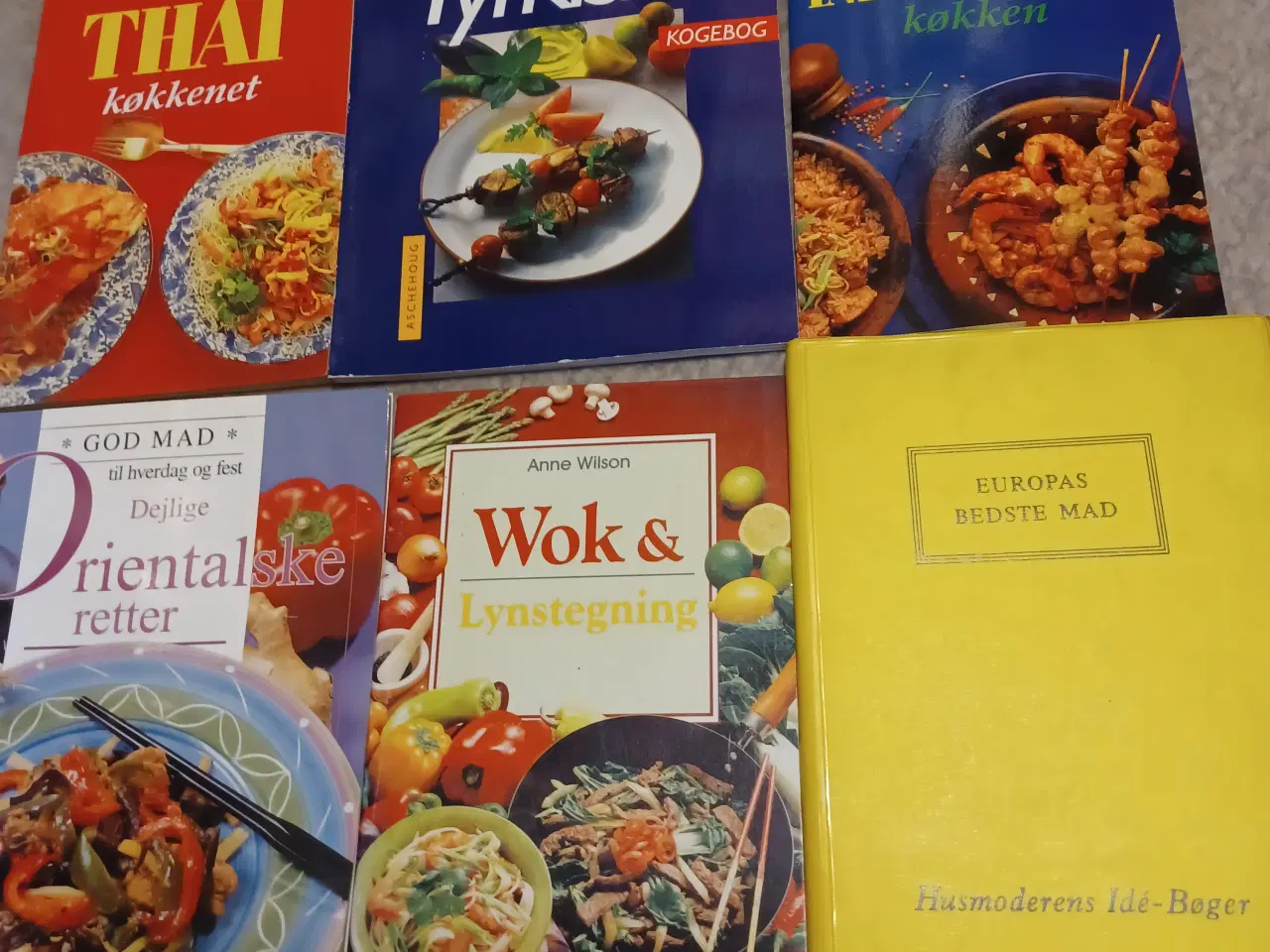 Billede 2 - Forskellige kogebøger 20 kr pr stk