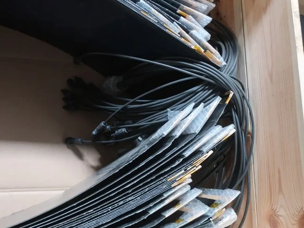 Billede 2 - Palle med 25 stk. solcellepaneler