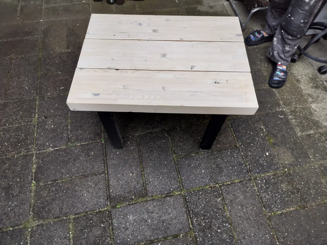 Billede 1 - Super fedt sofabord med limtræsbjælker, 60*80 cm