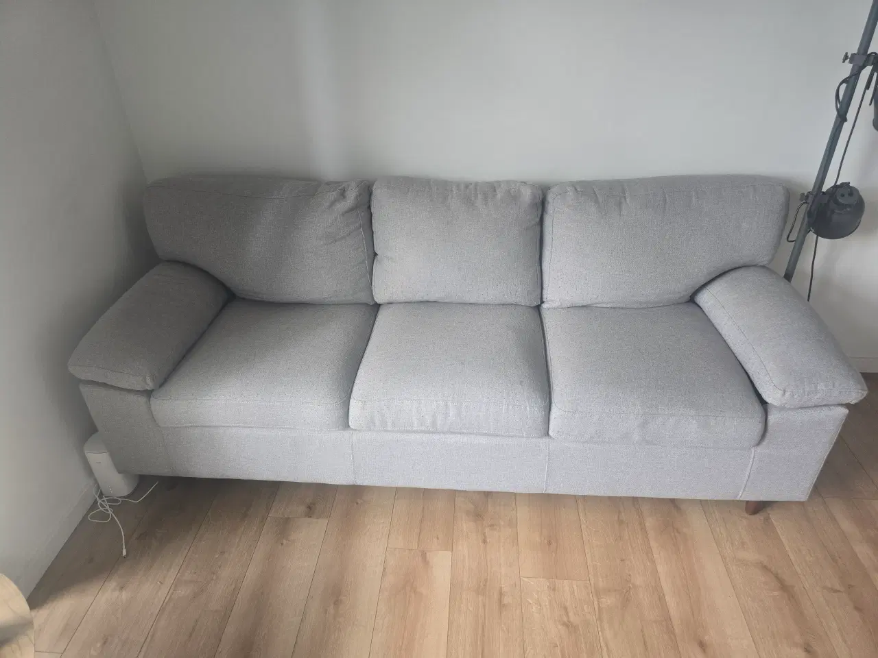 Billede 1 - 3-personers sofa i lys grå stof