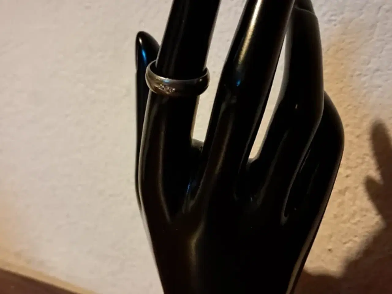 Billede 1 - Ring Titan 0,045 ct diamanter