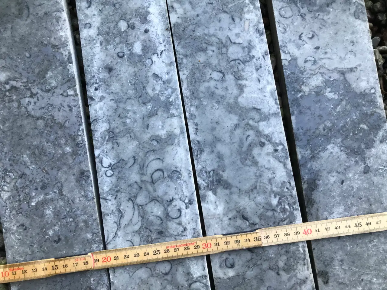 Billede 2 - Grå ølands-sandsten,  små løbende længder.  