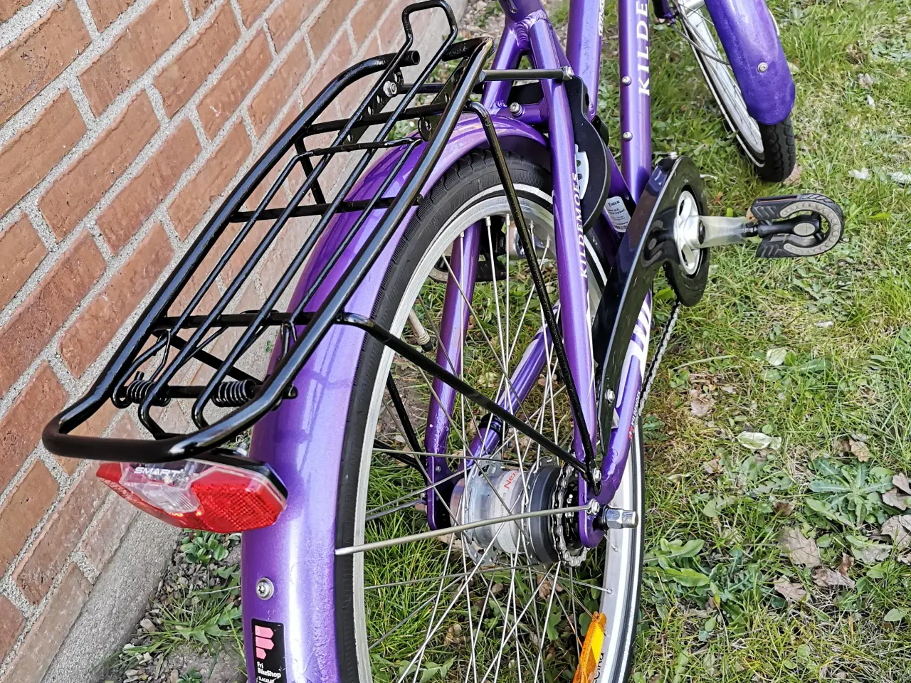 Billede 7 - Velholdt kildemoes pigecykel , 24" , 38 cm, 7 gear