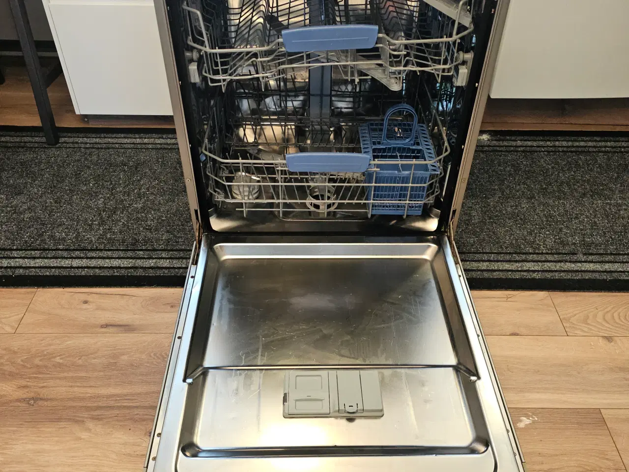 Billede 2 - Indesit opvaskemaskine i rustfrit stål