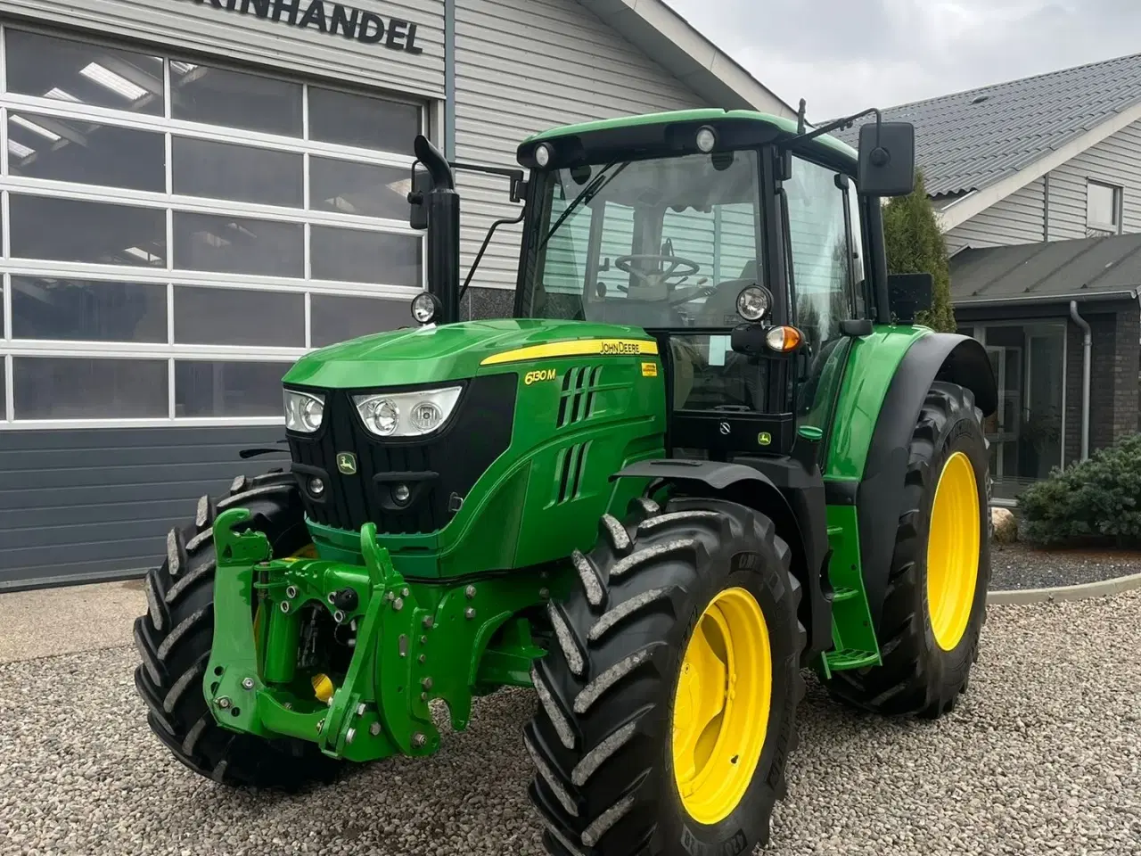 Billede 9 - John Deere 6130M med Auto Quard gearkasse og med krybe gear. I for er der frontlift og 2stk dobbeltvirkende fjernudtag