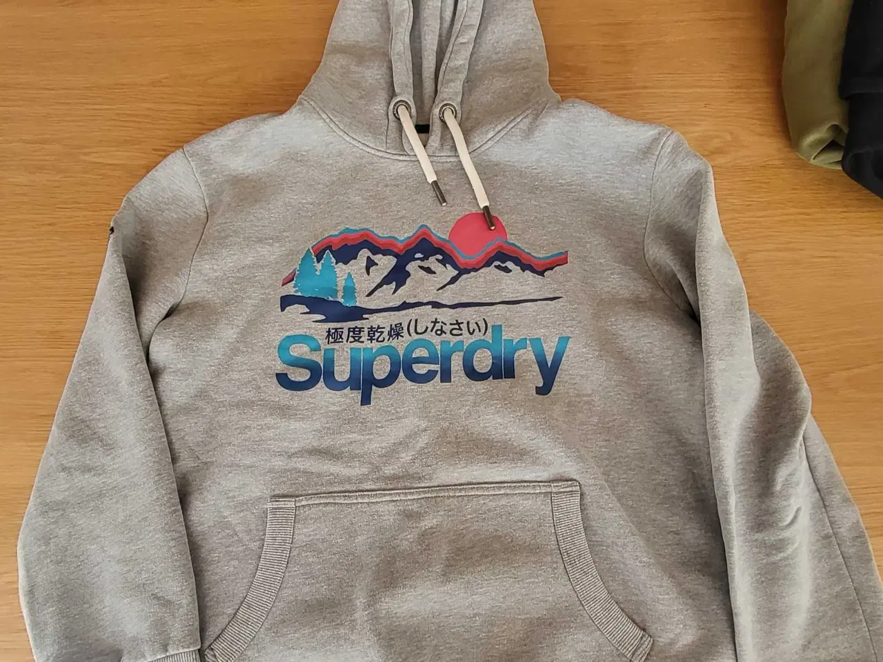 Billede 1 - Superdry Sweatshirt