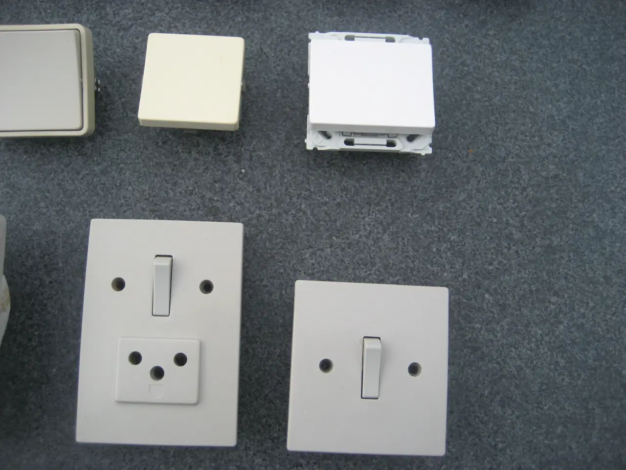 Billede 5 - Div. brugte stikkontakter og afbrydere