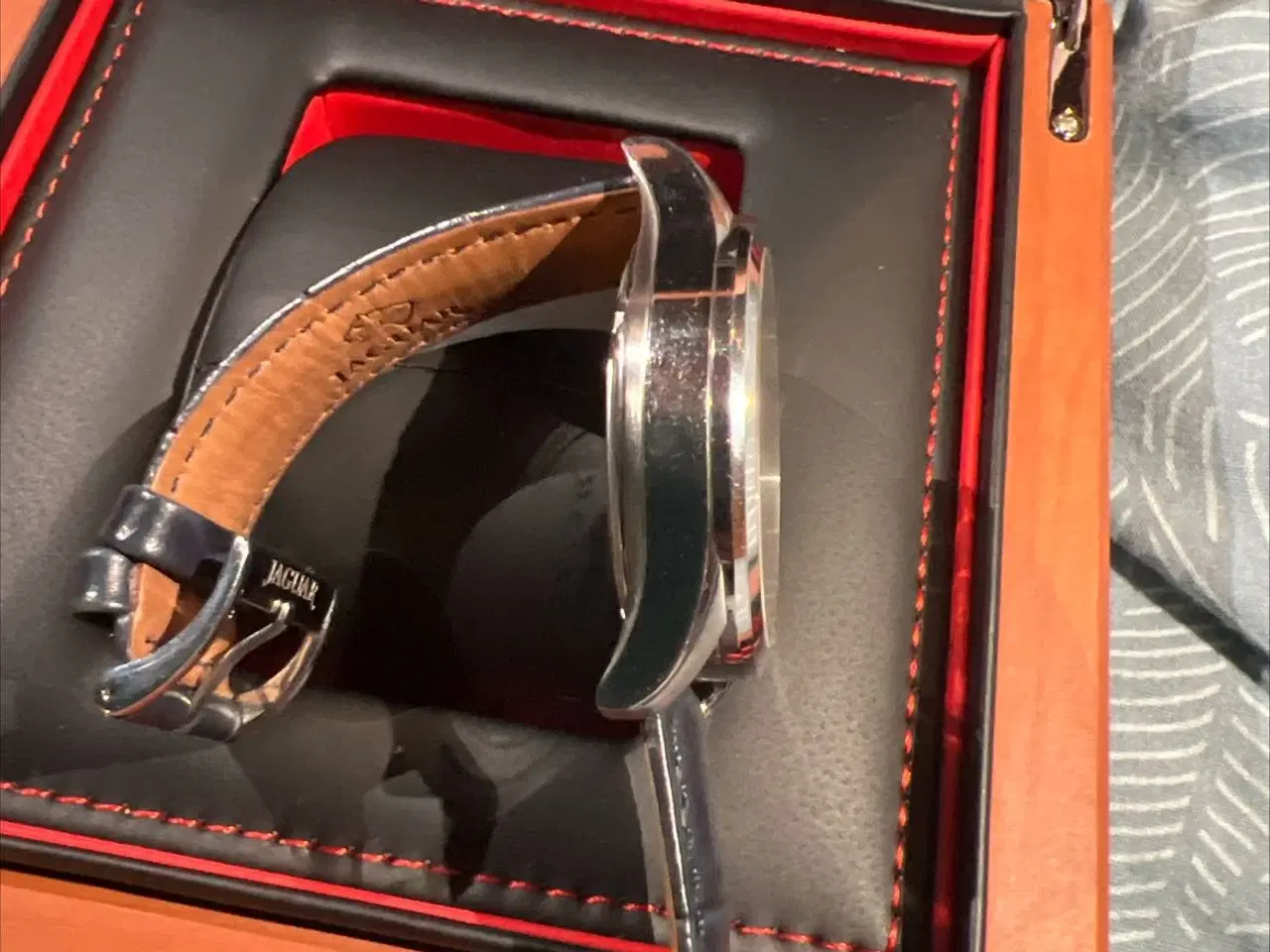 Billede 3 - Flot jaguar ur med boks