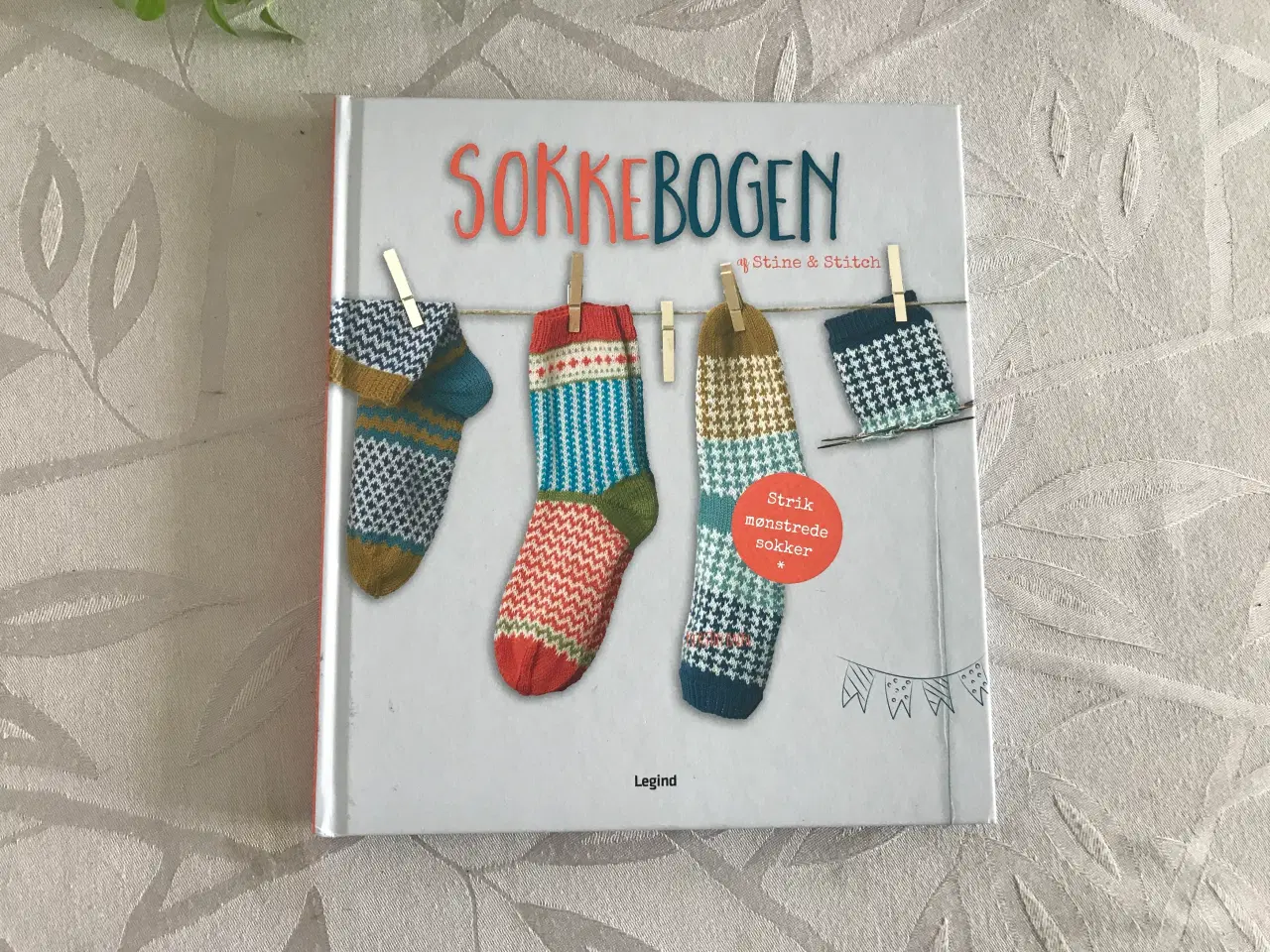 Billede 1 - SOKKEBOGEN  af Stine & Stitch