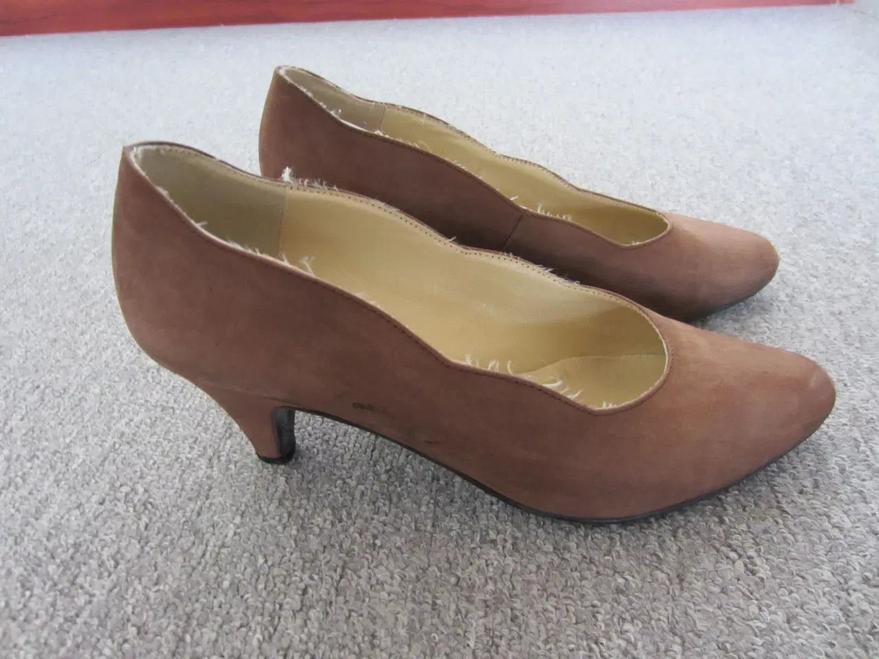 Billede 1 - Smarte lys brune pumps i str. 37