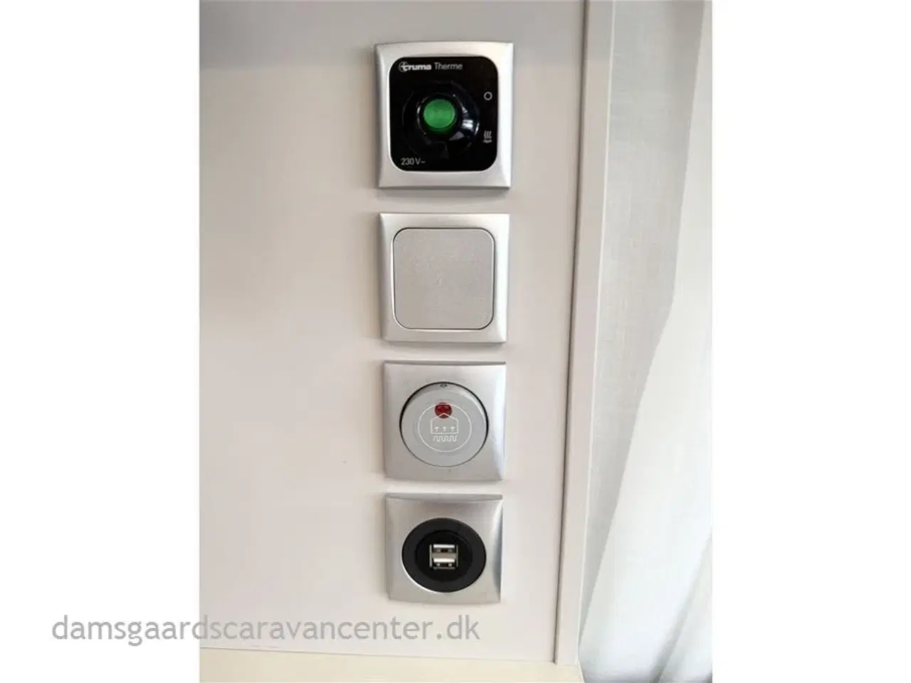 Billede 21 - 2022 - Adria Adora 593 UP   Queensbed-Gulvtemp.-Commodore 300 telt