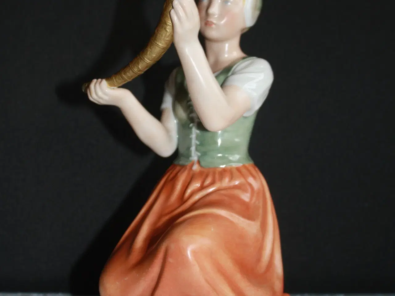 Billede 11 - Pige med guldhorn, Royal copenhagen
