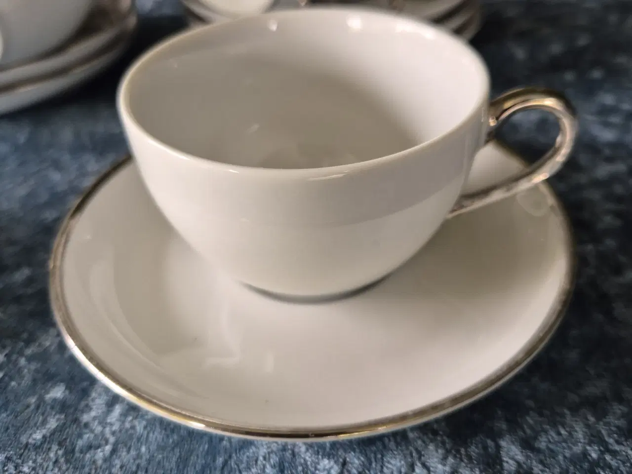 Billede 1 - Pillivuyt Kop/ underkop med platin kant