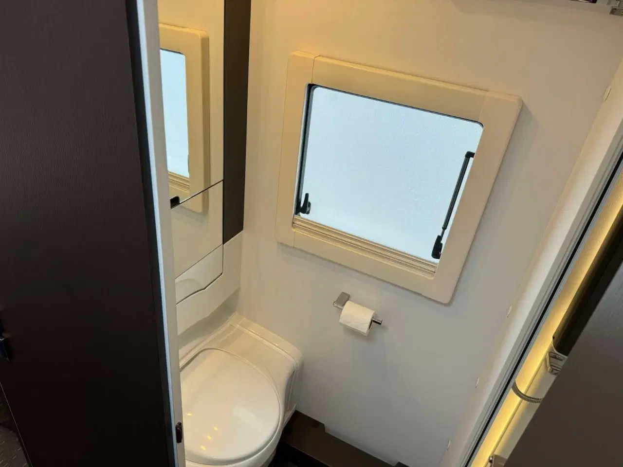 Billede 15 - 2021 - Adria Alpina 663pt, Isabella fortelt 