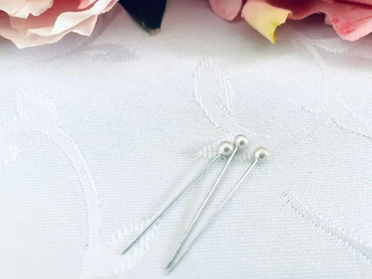 Billede 3 - Blomster nåle 2 stk. til dekoration og hobby