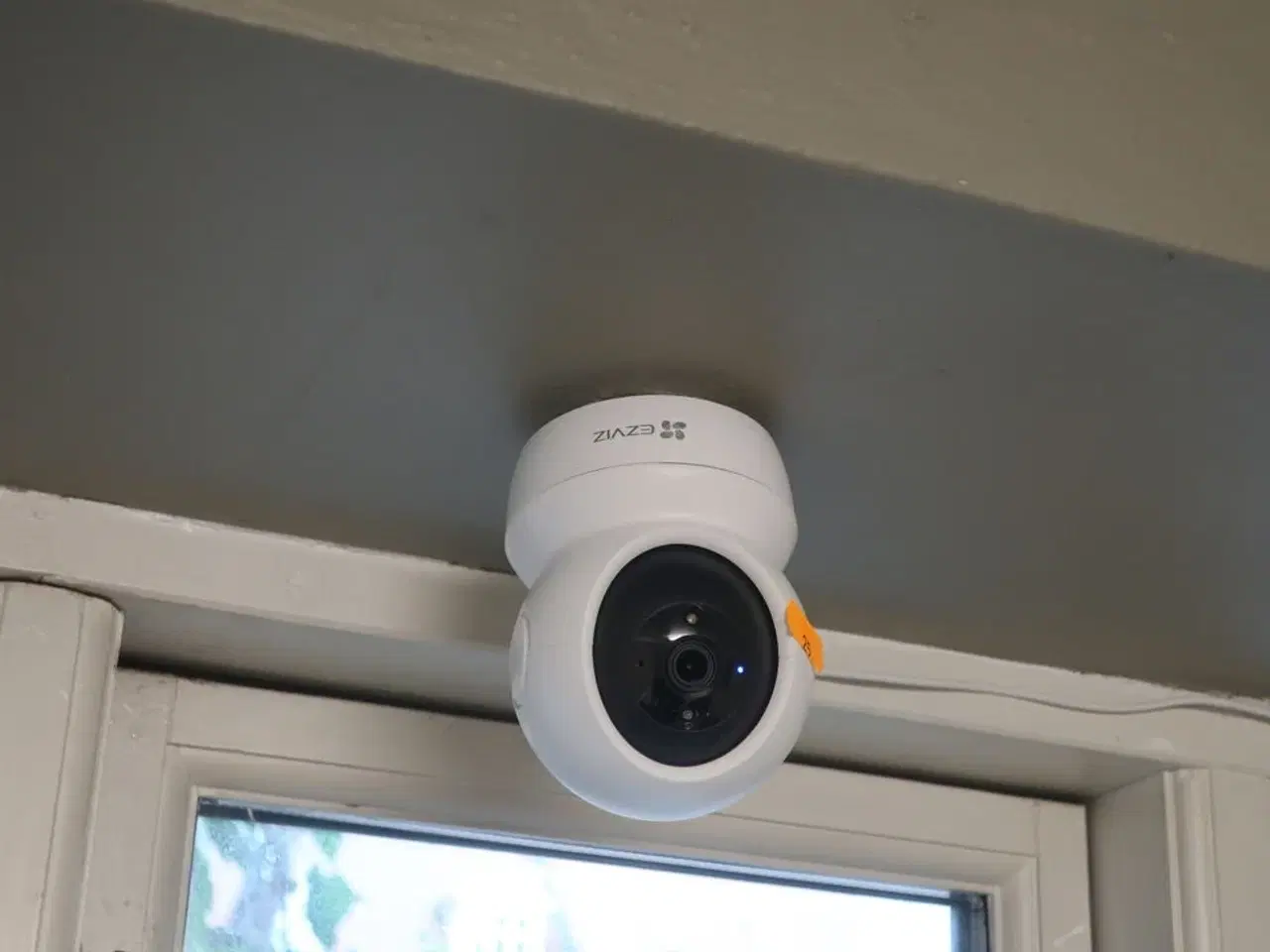 Billede 1 - 2 stk. overvågningskamera EZVIZ