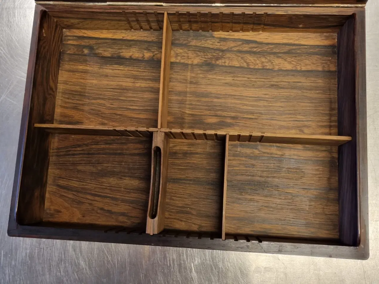 Billede 3 - Tobakskasse sælges.