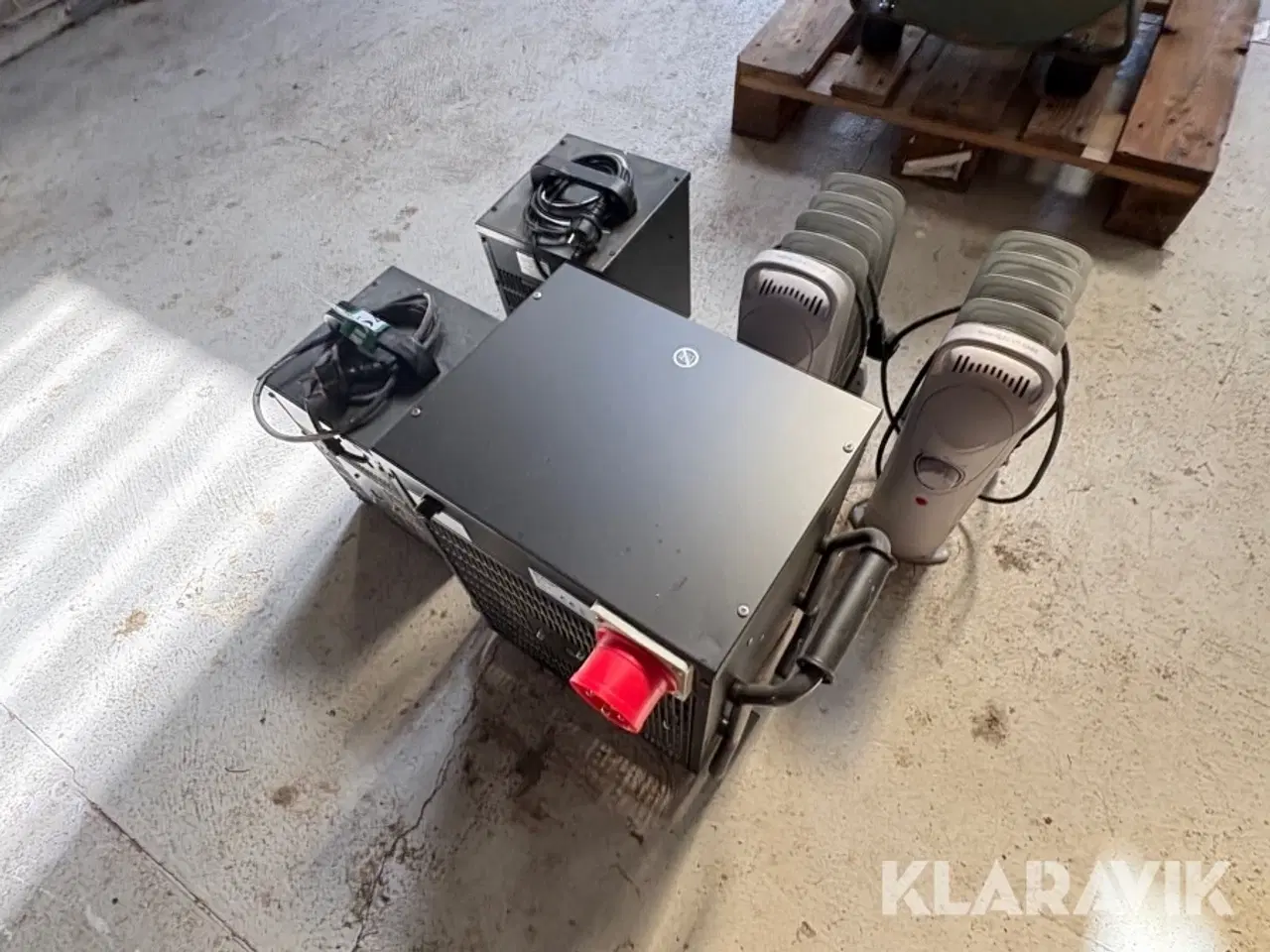 Billede 3 - Varmeblæsere og radiatorer 5 styk