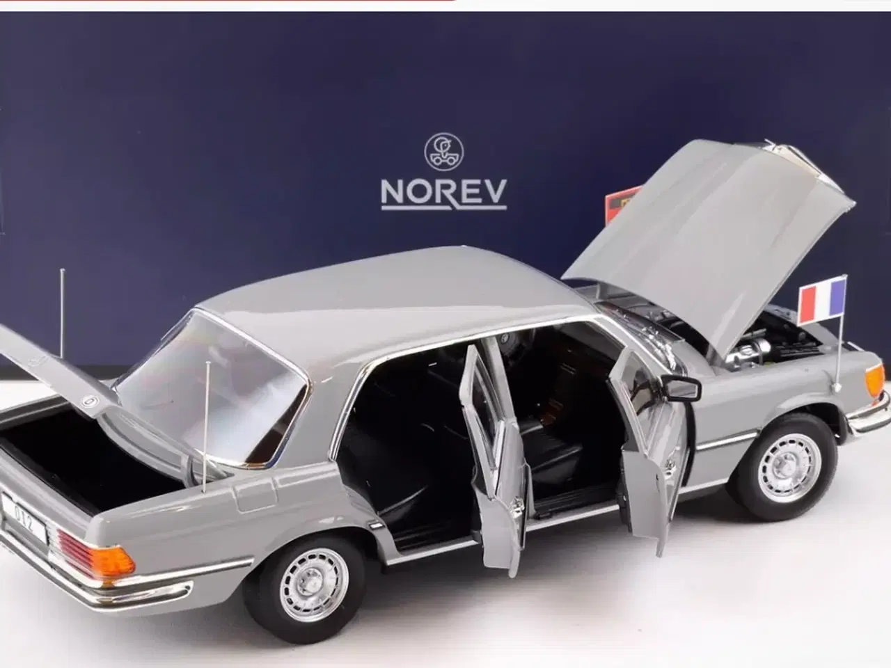 Billede 4 - 1:18 Mercedes 350 SEL W116 State limosine 