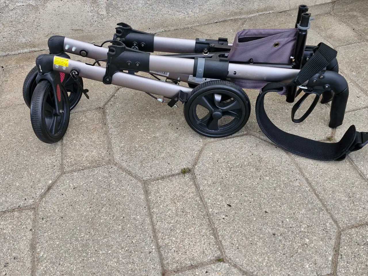 Billede 1 - WheelzAhead rejse-rollator