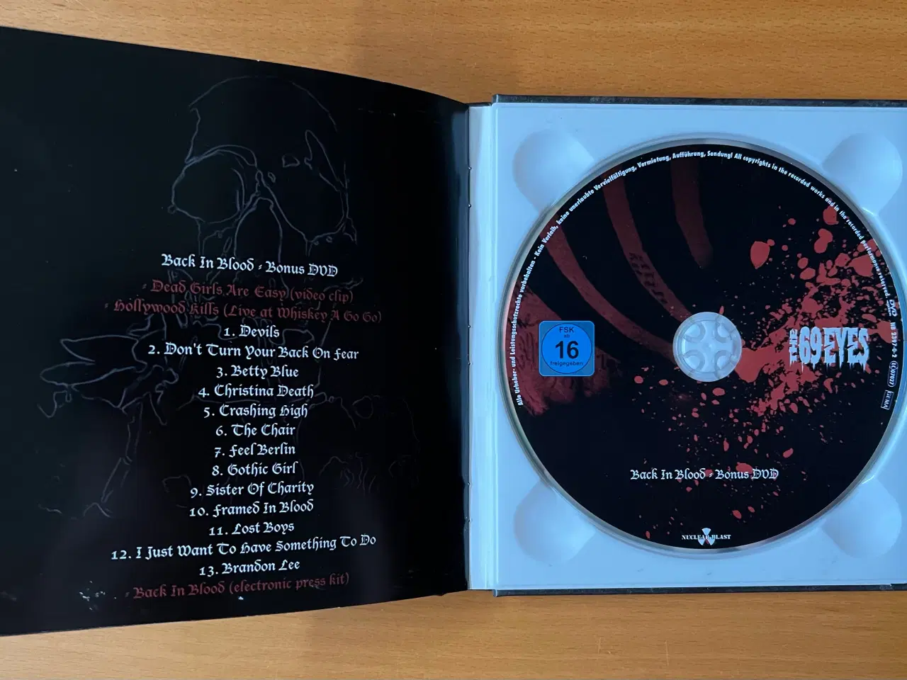 Billede 4 - The 69 Eyes: Back in Blood - Vampire Edition - CD