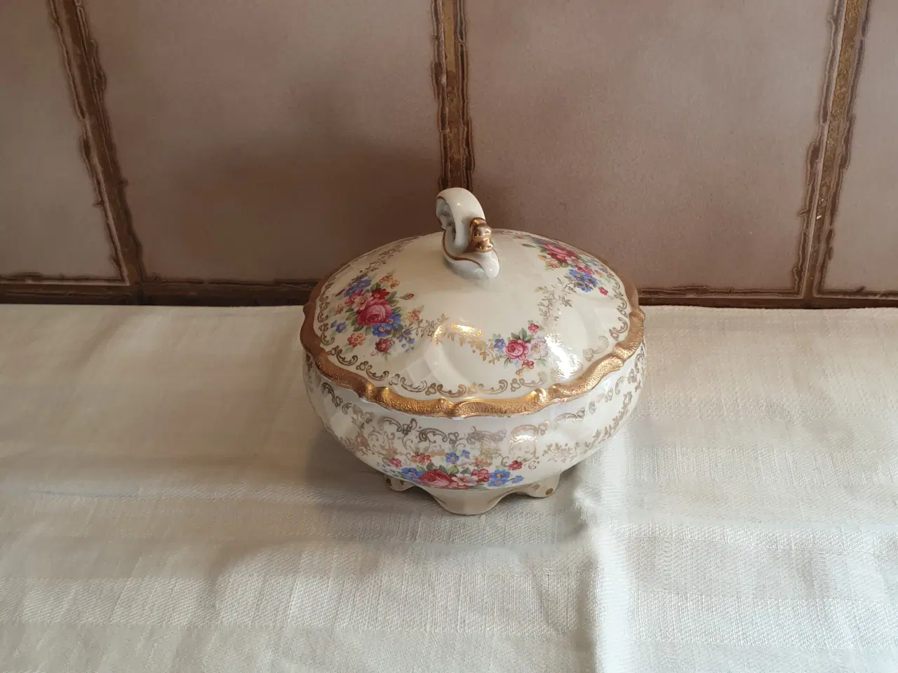 Billede 2 - Blomstret porcelæn