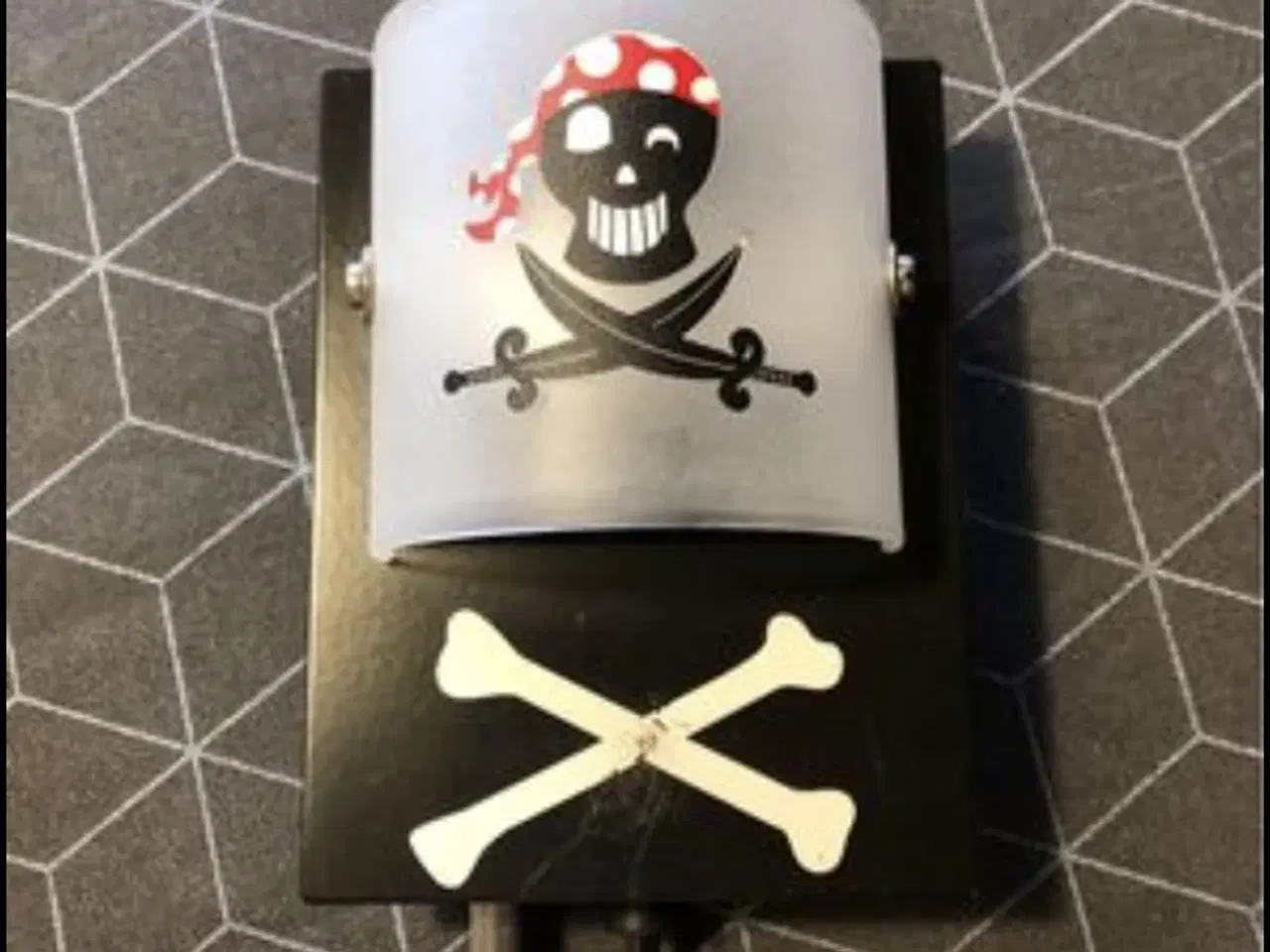 Billede 2 - Loftlampe og sengelampe - Pirat