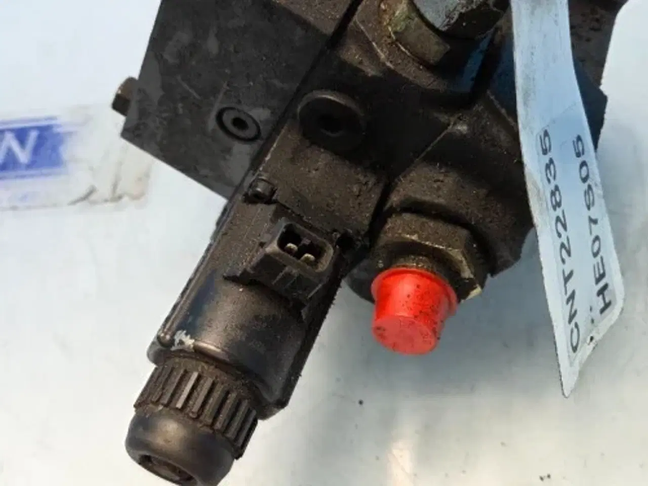 Billede 15 - Case 9120     Ventil   87313989