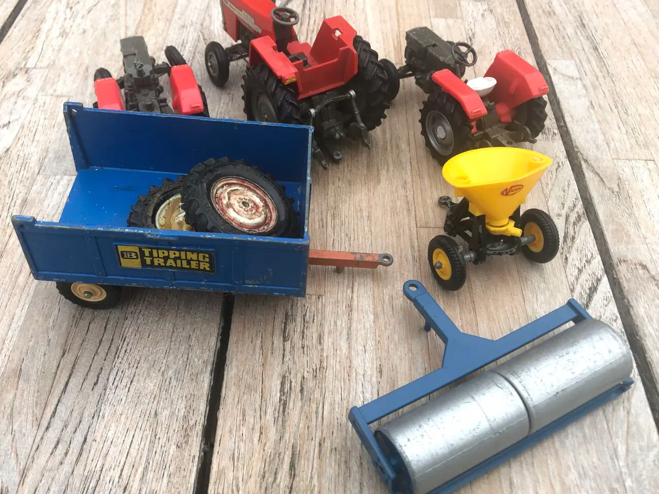 Billede 3 - BRITAINS...3 MASSEY FERGUSON og REDSKABER
