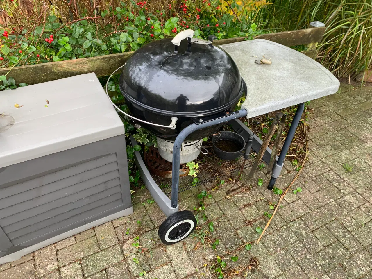 Billede 2 - Weber Kuglegrill med bord