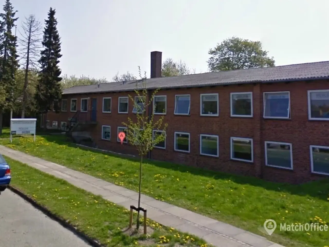 Billede 1 - Flere ledige lejemål i pæn ejendom