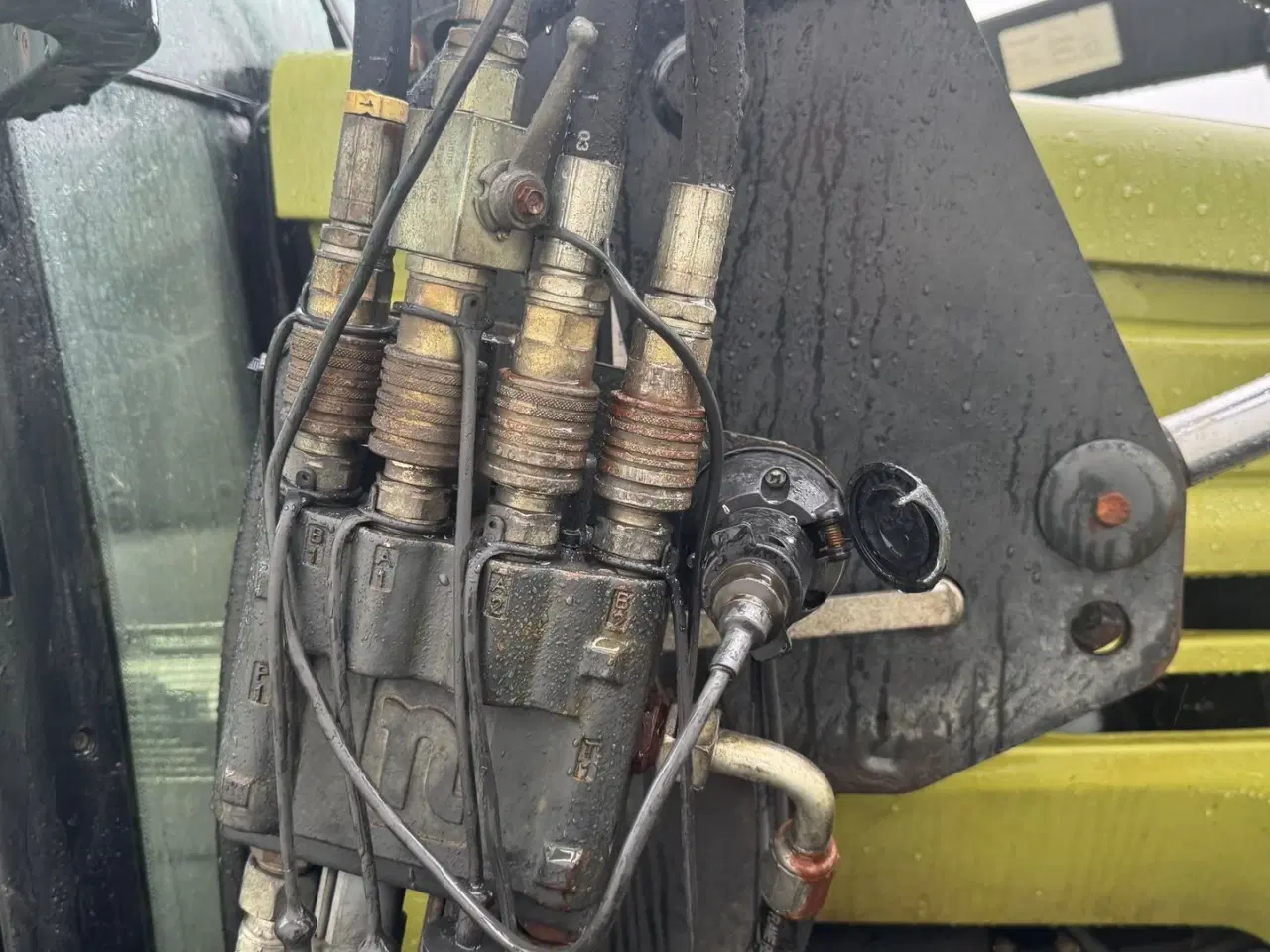 Billede 6 - Hürlimann XT 85 med Quicke 950