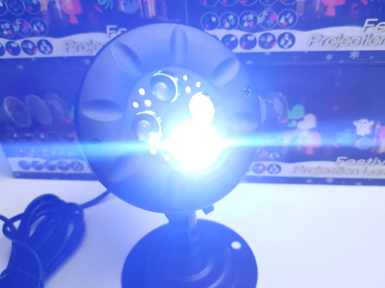 Billede 2 - NY! Udendørs Roterende HVID Snefnug Projektor